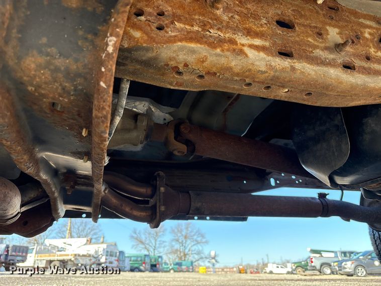 image for item FK1255 2006 Ford F250 Super Duty XL pickup truck cab and chassis