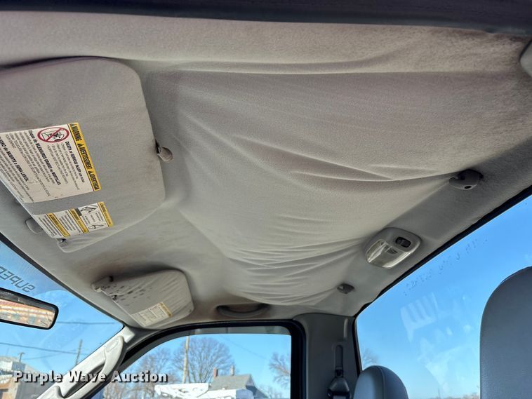 image for item FK1255 2006 Ford F250 Super Duty XL pickup truck cab and chassis