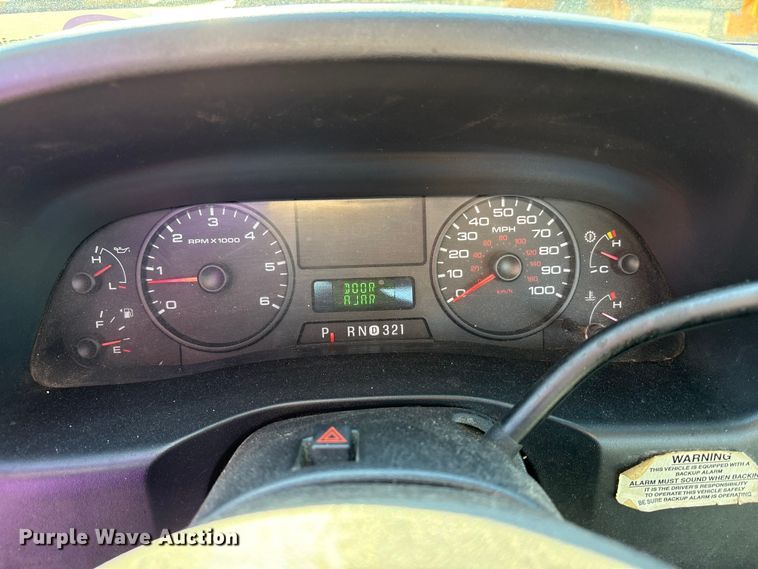 image for item FK1255 2006 Ford F250 Super Duty XL pickup truck cab and chassis