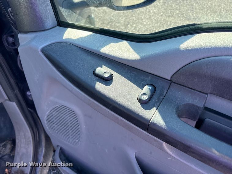 image for item FK1255 2006 Ford F250 Super Duty XL pickup truck cab and chassis