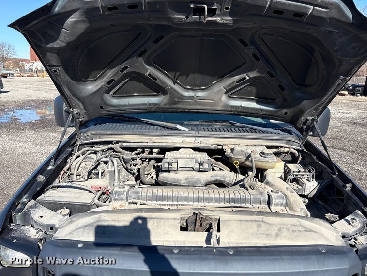 image for item FK1255 2006 Ford F250 Super Duty XL pickup truck cab and chassis