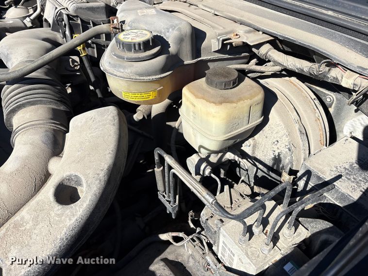 image for item FK1255 2006 Ford F250 Super Duty XL pickup truck cab and chassis