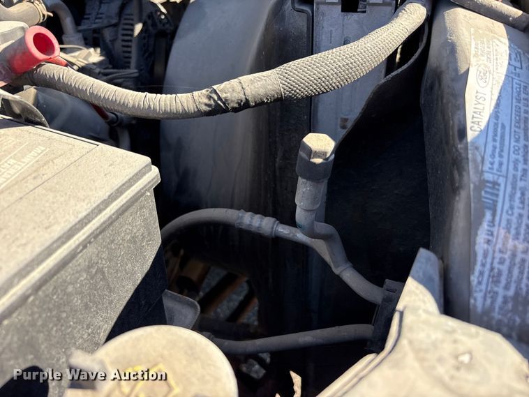 image for item FK1255 2006 Ford F250 Super Duty XL pickup truck cab and chassis