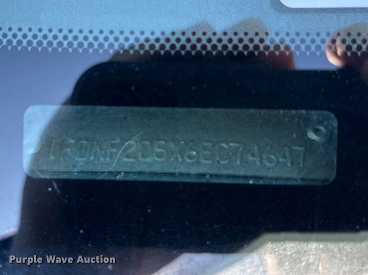 image for item FK1255 2006 Ford F250 Super Duty XL pickup truck cab and chassis