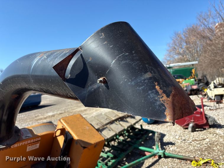 image for item FK1260 1999 Woods 8100 wood chipper