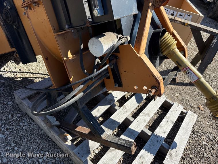 image for item FK1260 1999 Woods 8100 wood chipper