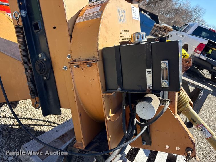 image for item FK1260 1999 Woods 8100 wood chipper