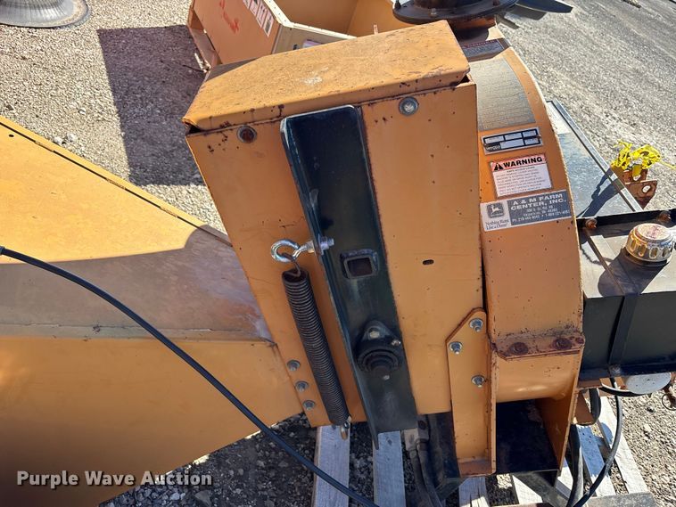 image for item FK1260 1999 Woods 8100 wood chipper