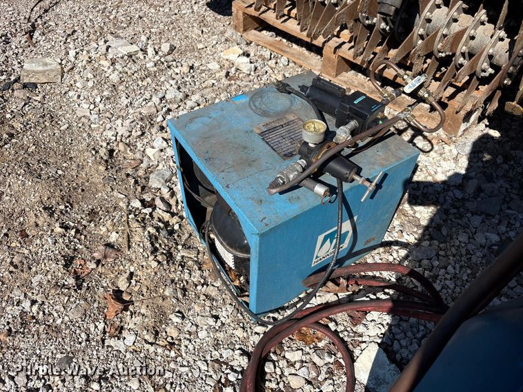 image for item FK1261 Emqlo 2-E025-80 air compressor