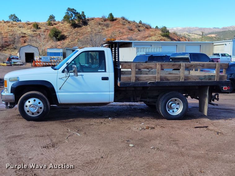 image for item IH9456 1993 Chevrolet Cheyenne 3500 dump flatbed pickup truck