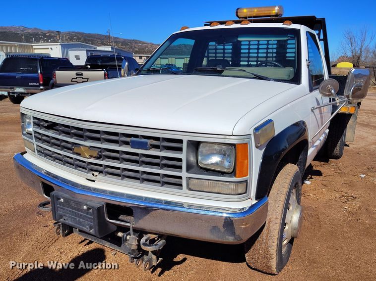 image for item IH9456 1993 Chevrolet Cheyenne 3500 dump flatbed pickup truck