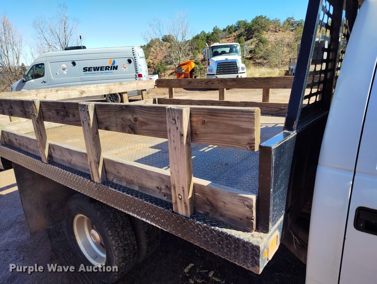 image for item IH9456 1993 Chevrolet Cheyenne 3500 dump flatbed pickup truck