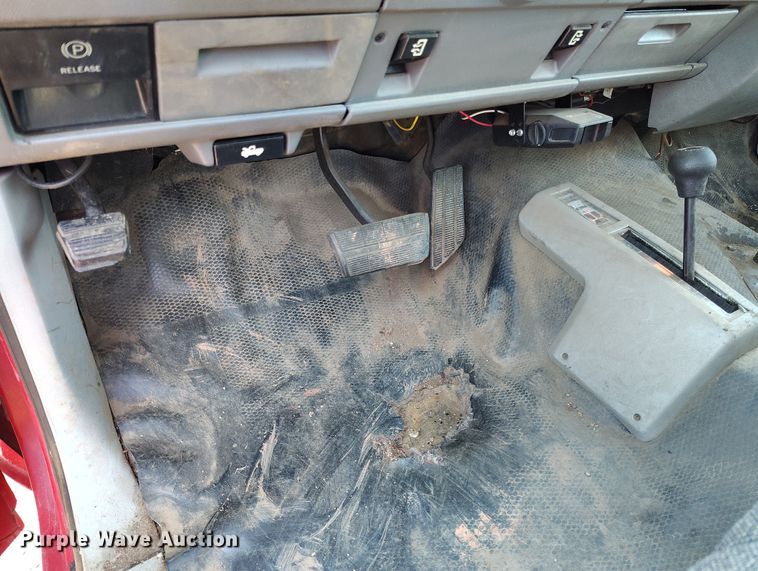 image for item IH9456 1993 Chevrolet Cheyenne 3500 dump flatbed pickup truck