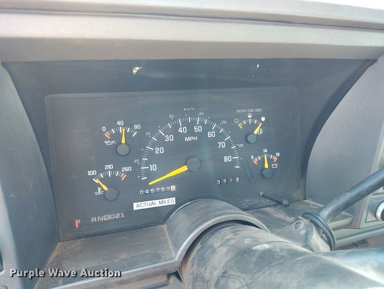 image for item IH9456 1993 Chevrolet Cheyenne 3500 dump flatbed pickup truck