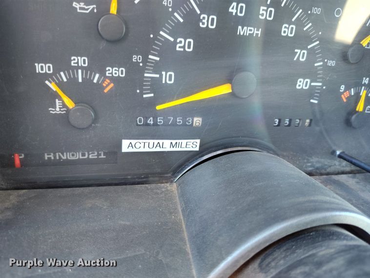 image for item IH9456 1993 Chevrolet Cheyenne 3500 dump flatbed pickup truck