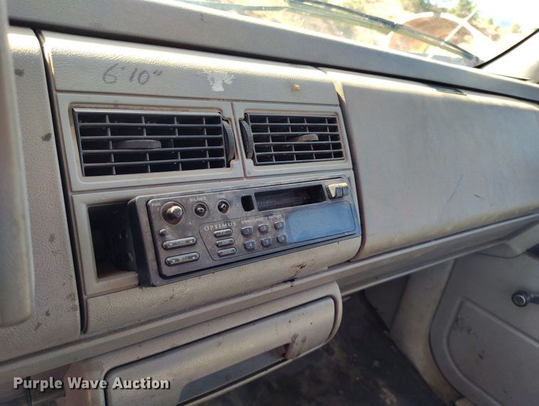 image for item IH9456 1993 Chevrolet Cheyenne 3500 dump flatbed pickup truck