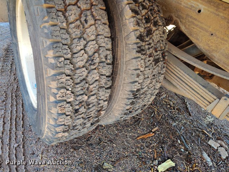 image for item IH9456 1993 Chevrolet Cheyenne 3500 dump flatbed pickup truck