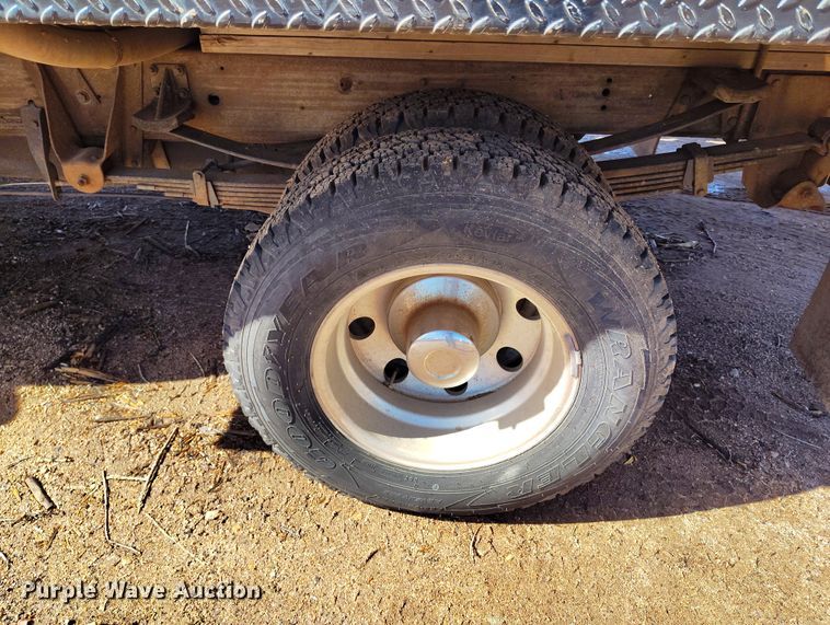 image for item IH9456 1993 Chevrolet Cheyenne 3500 dump flatbed pickup truck