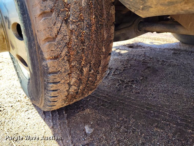 image for item IH9456 1993 Chevrolet Cheyenne 3500 dump flatbed pickup truck