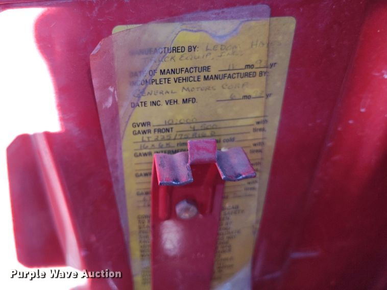 image for item IH9456 1993 Chevrolet Cheyenne 3500 dump flatbed pickup truck