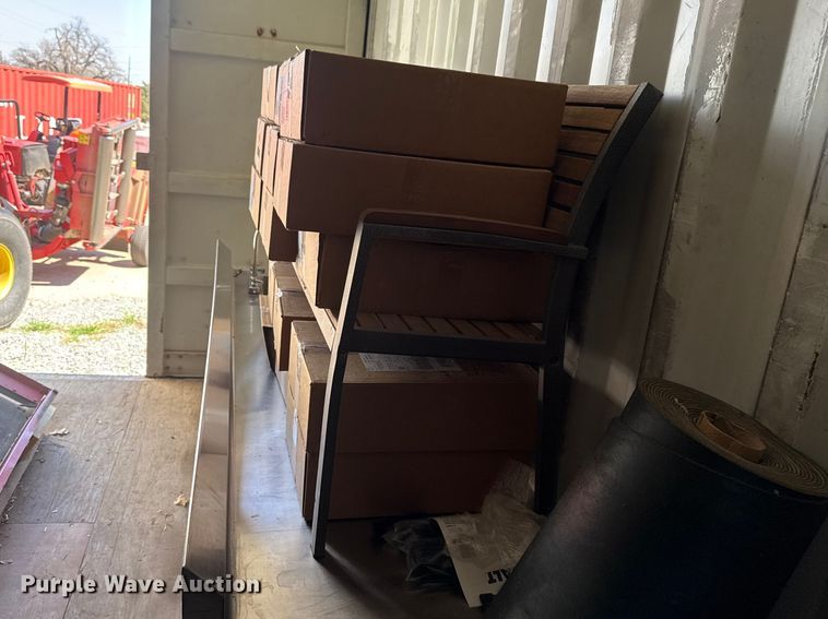 image for item NK9118 (33) cases of Pinnacle practice golf balls