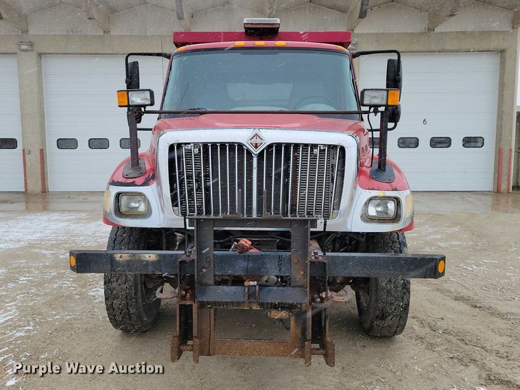 image for item NK9867 2003 International 7300 dump truck