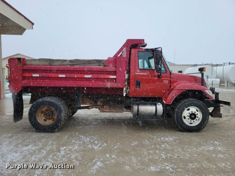 image for item NK9867 2003 International 7300 dump truck