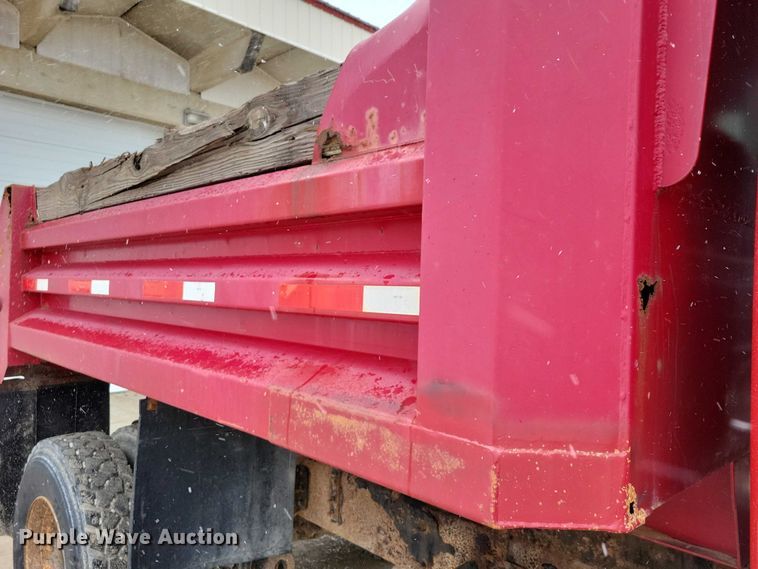 image for item NK9867 2003 International 7300 dump truck