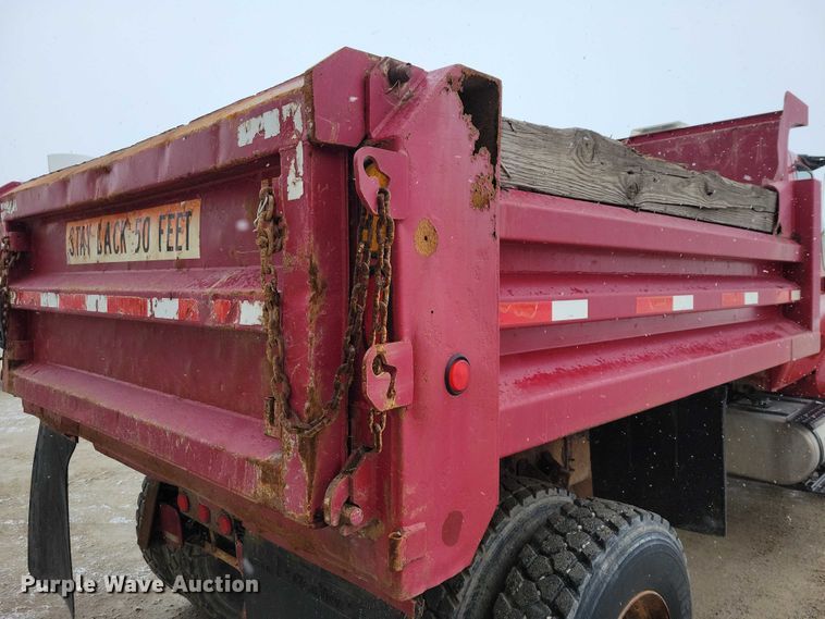 image for item NK9867 2003 International 7300 dump truck