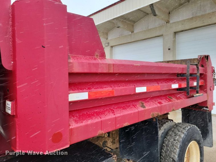 image for item NK9867 2003 International 7300 dump truck