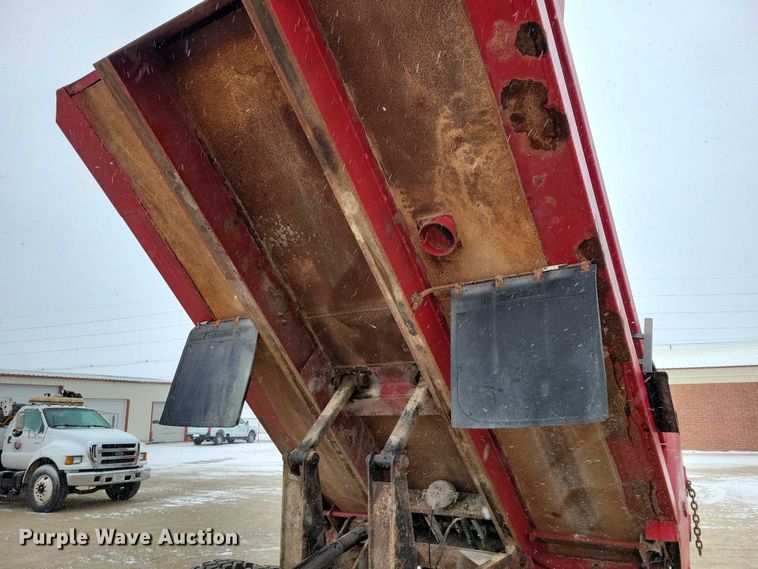 image for item NK9867 2003 International 7300 dump truck