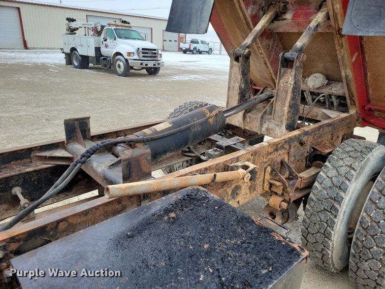 image for item NK9867 2003 International 7300 dump truck