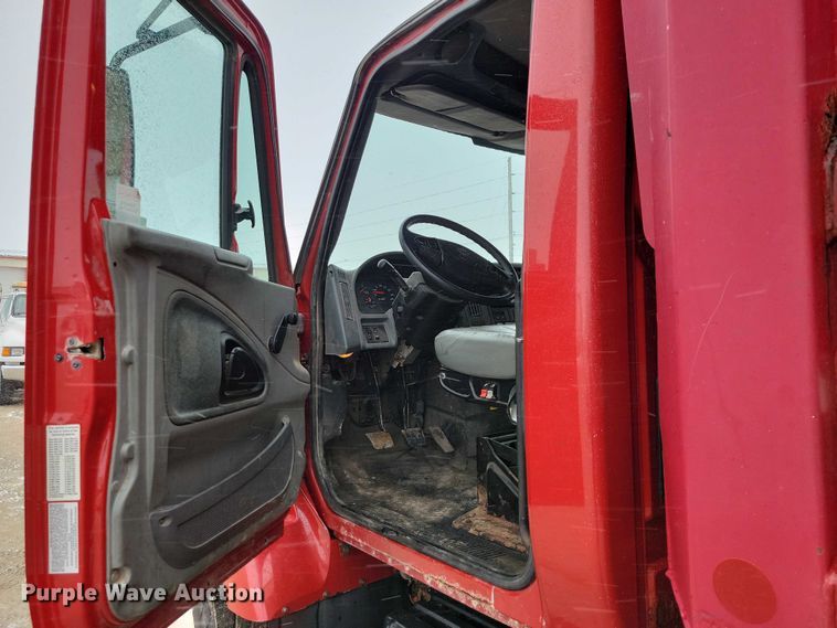 image for item NK9867 2003 International 7300 dump truck