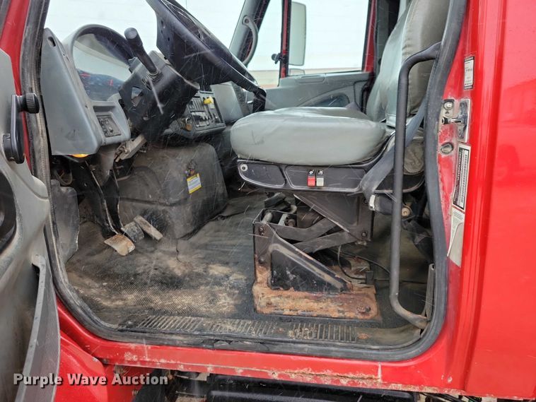 image for item NK9867 2003 International 7300 dump truck