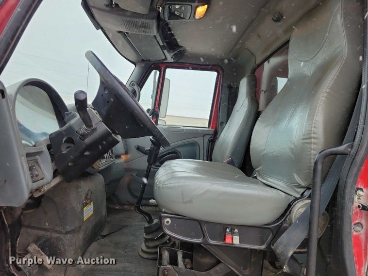 image for item NK9867 2003 International 7300 dump truck