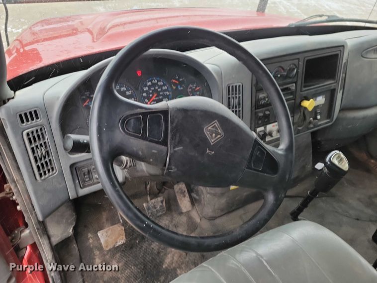 image for item NK9867 2003 International 7300 dump truck