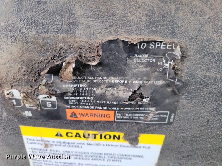 image for item NK9867 2003 International 7300 dump truck