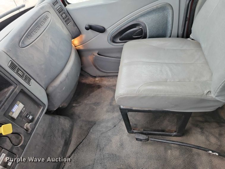 image for item NK9867 2003 International 7300 dump truck