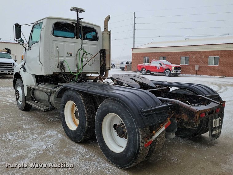 image for item NK9868 2005 Sterling 9500 semi truck