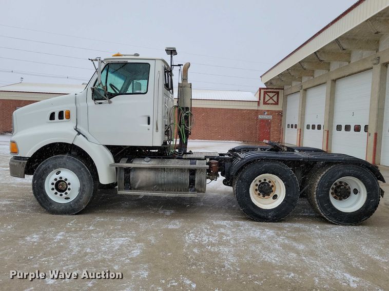 image for item NK9868 2005 Sterling 9500 semi truck