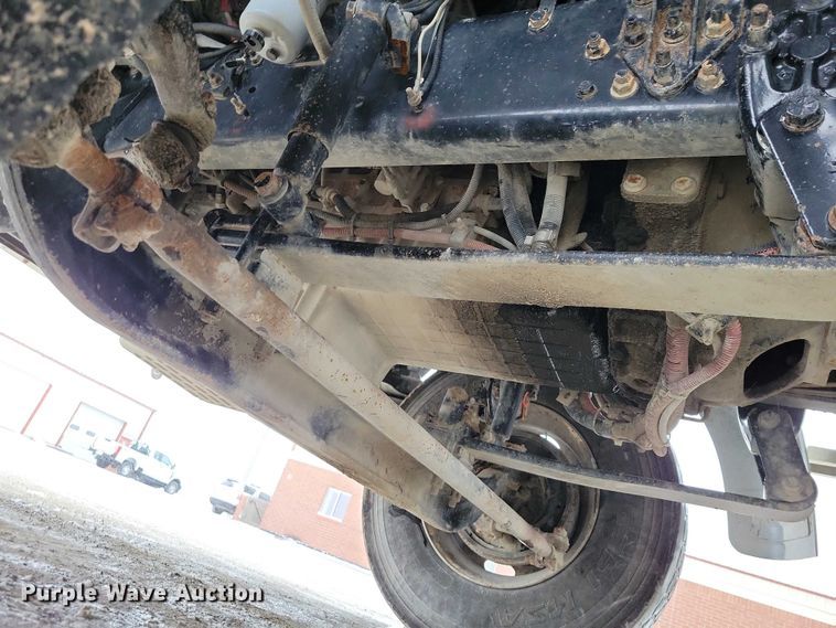 image for item NK9868 2005 Sterling 9500 semi truck