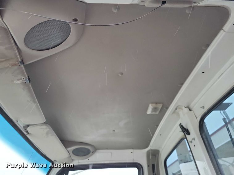 image for item NK9868 2005 Sterling 9500 semi truck