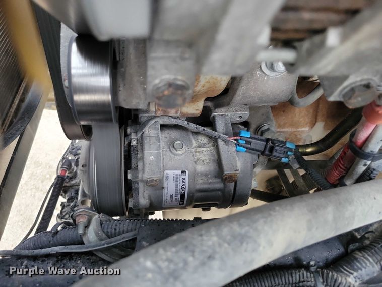 image for item NK9868 2005 Sterling 9500 semi truck