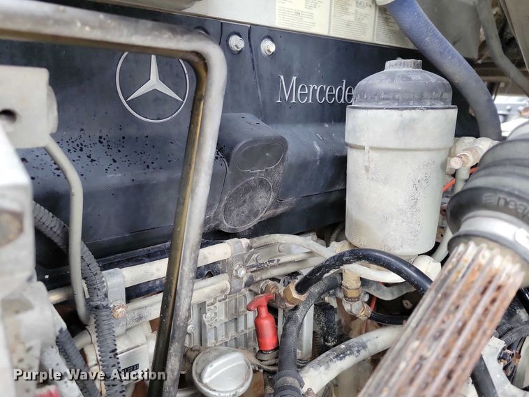 image for item NK9868 2005 Sterling 9500 semi truck