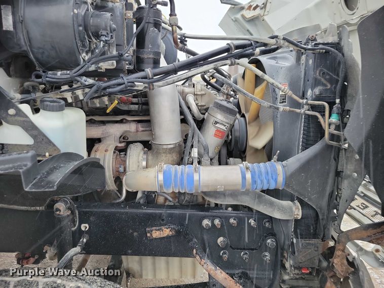 image for item NK9868 2005 Sterling 9500 semi truck