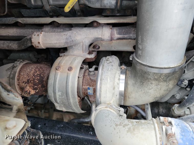 image for item NK9868 2005 Sterling 9500 semi truck