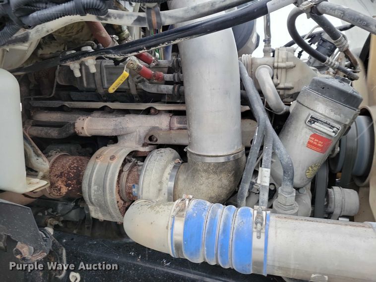 image for item NK9868 2005 Sterling 9500 semi truck