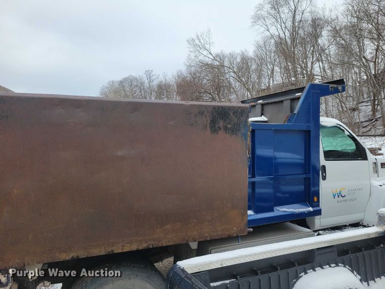 image for item NK9869 2004 GMC C8500 dump truck