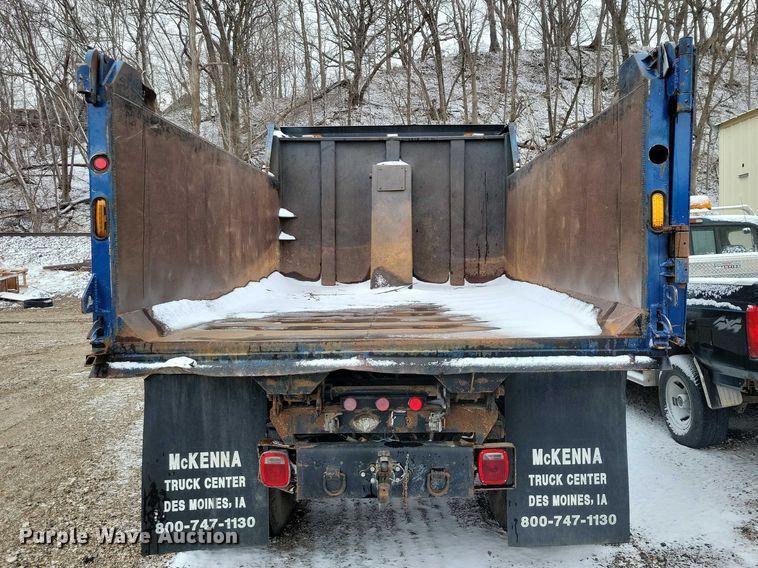 image for item NK9869 2004 GMC C8500 dump truck