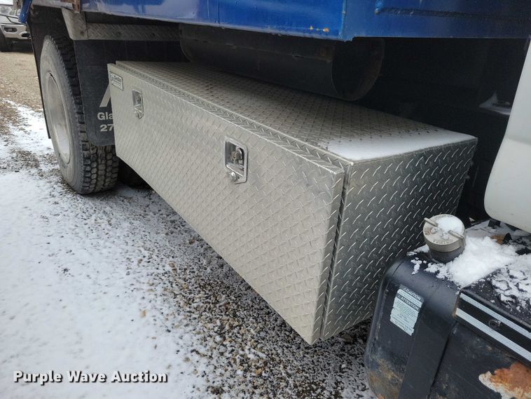 image for item NK9869 2004 GMC C8500 dump truck